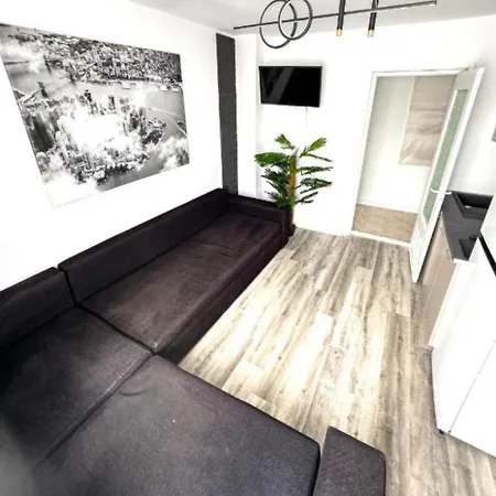 Azzure 3* 康斯坦察